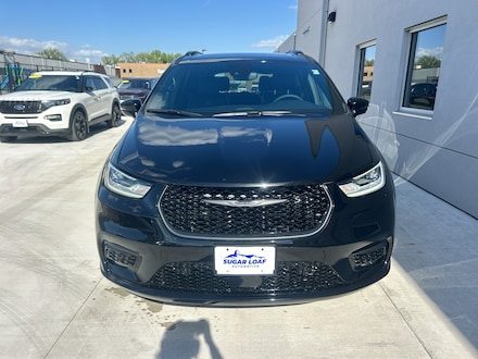 2026 Chrysler Pacifica LIMITED AWD Passenger Van