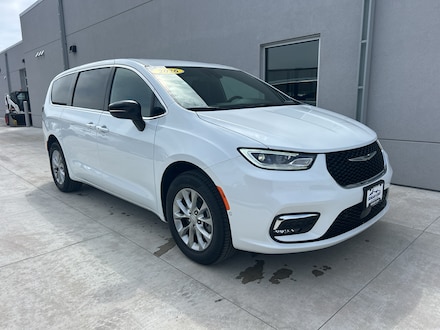 2026 Chrysler Pacifica SELECT AWD Passenger Van