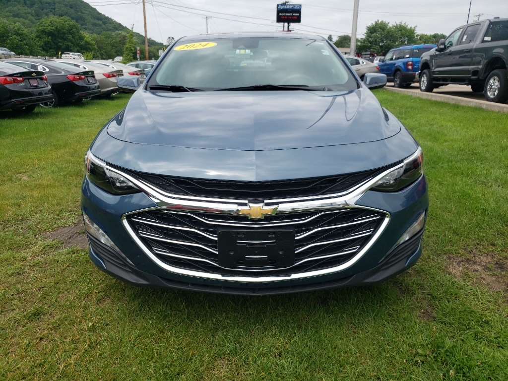 Used 2024 Chevrolet Malibu 1LT with VIN 1G1ZD5ST8RF208937 for sale in Winona, Minnesota