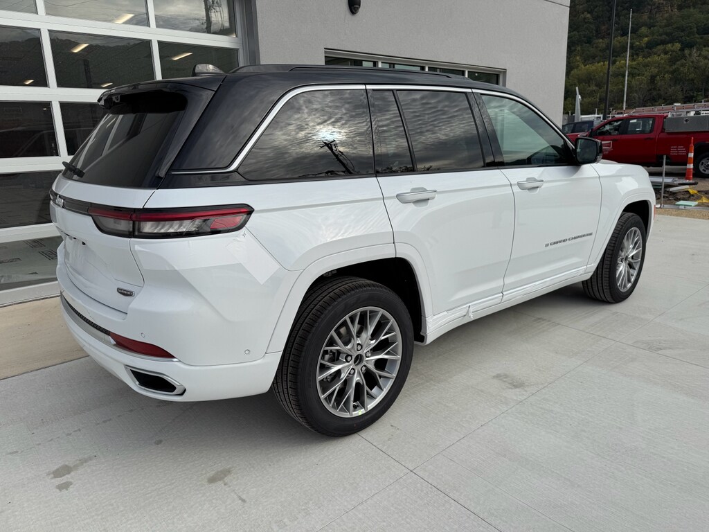 New 2025 Jeep Grand Cherokee SUMMIT 4X4 Sport Utility