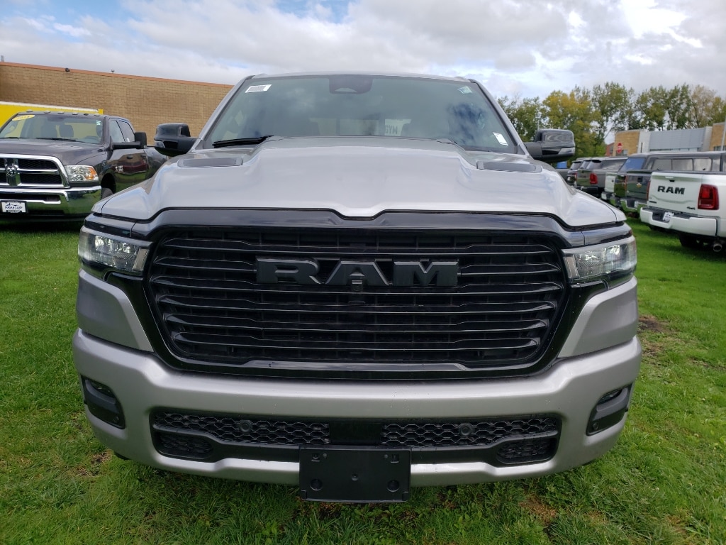 New 2026 Ram 1500 LARAMIE CREW CAB 4X4 5'7 BOX Pickup