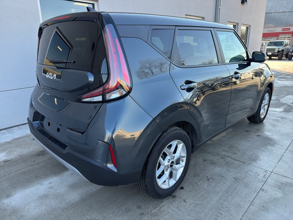 Used 2025 Kia Soul LX Hatchback