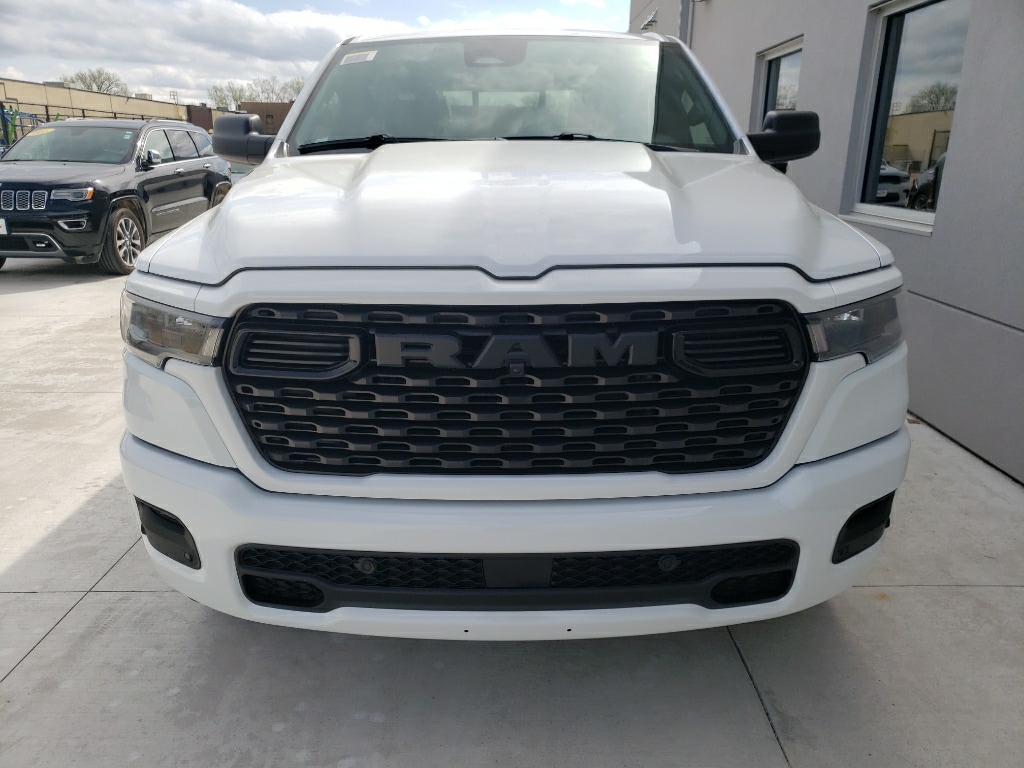 New 2026 Ram 1500 EXPRESS CREW CAB 4X4 5'7 BOX Pickup