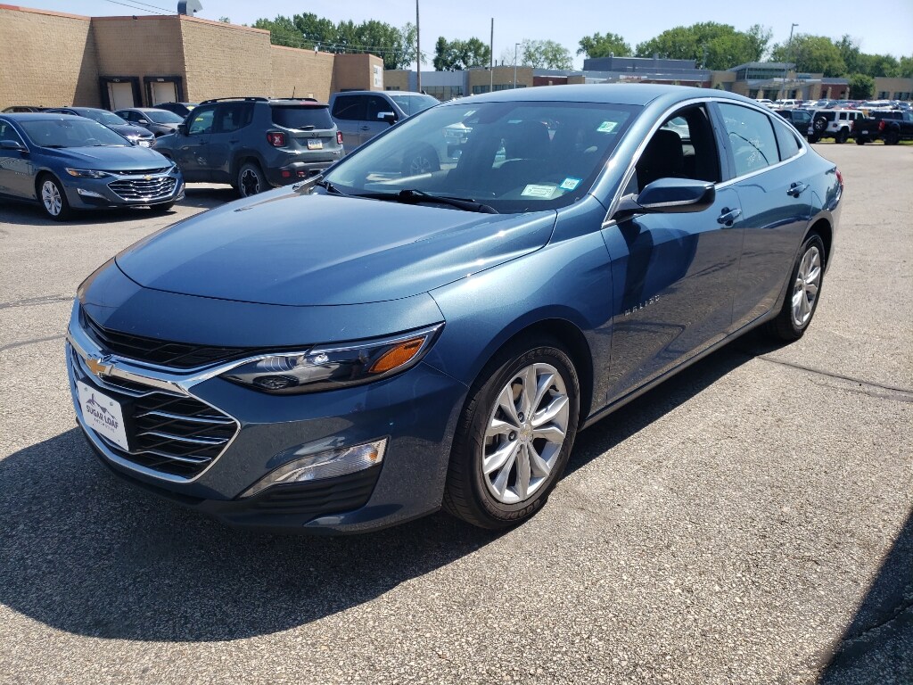 2024 Chevrolet Malibu 1LT photo 3