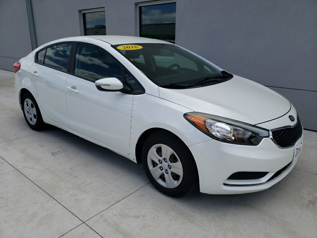 2016 Kia Forte LX AT's photo