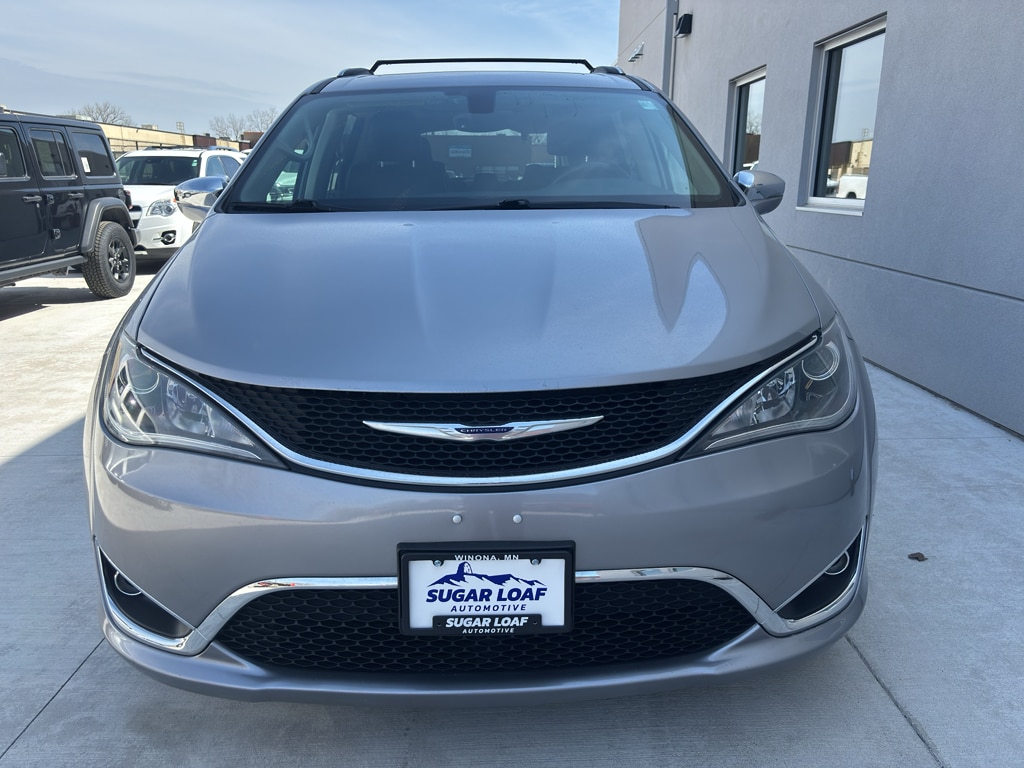 Used 2019 Chrysler Pacifica Limited with VIN 2C4RC1GG1KR589334 for sale in Winona, Minnesota