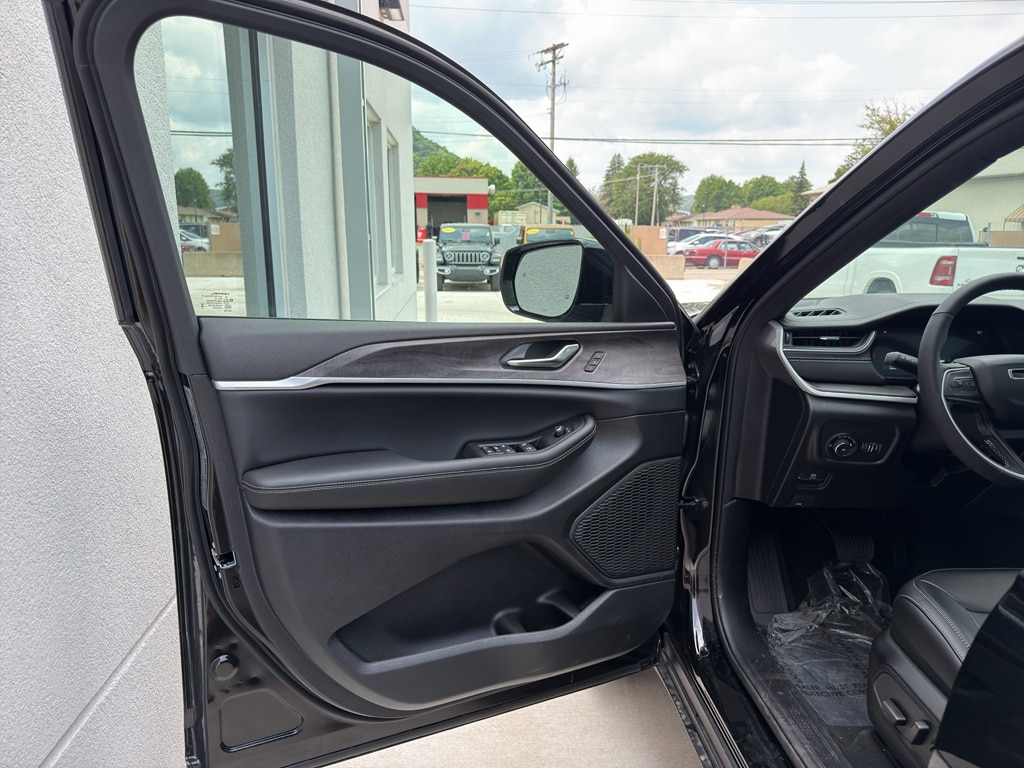 2025 Jeep Grand Cherokee L Limited - Photo 11