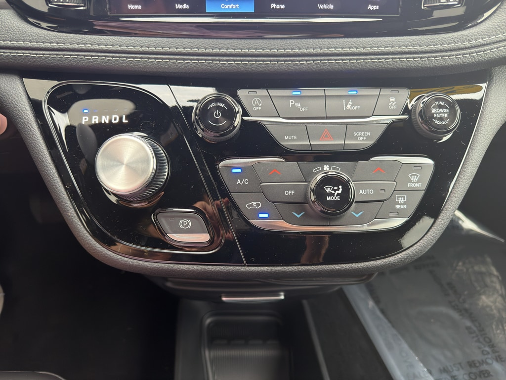 2026 Chrysler Pacifica Select - Photo 33