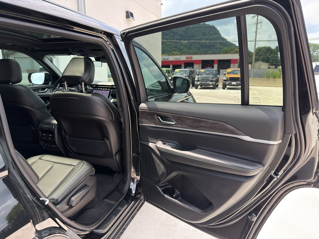 2025 Jeep Grand Cherokee L Limited - Photo 17