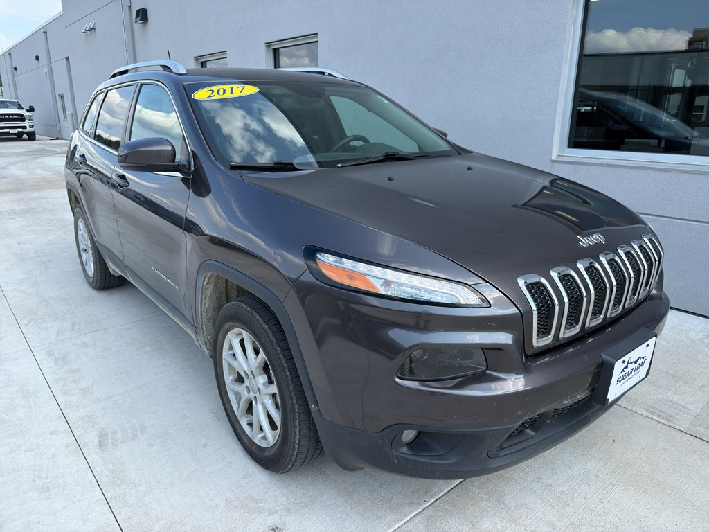 Used 2017 Jeep Cherokee Latitude 4x4 SUV