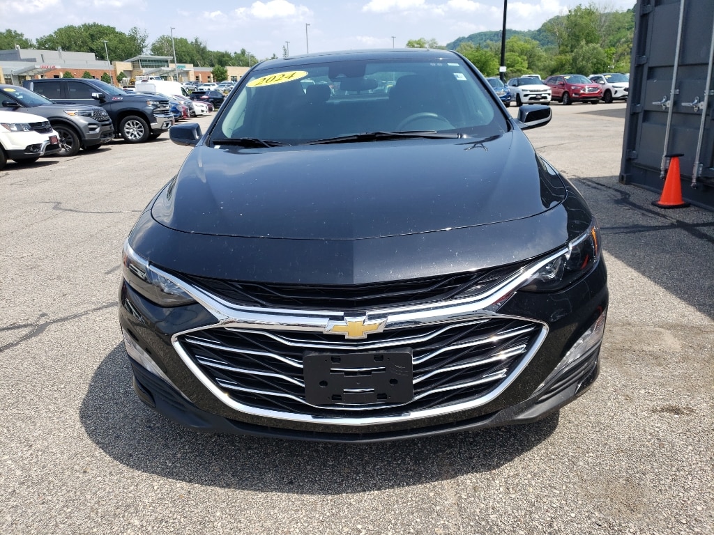 Used 2024 Chevrolet Malibu 1LT with VIN 1G1ZD5ST0RF201612 for sale in Winona, Minnesota