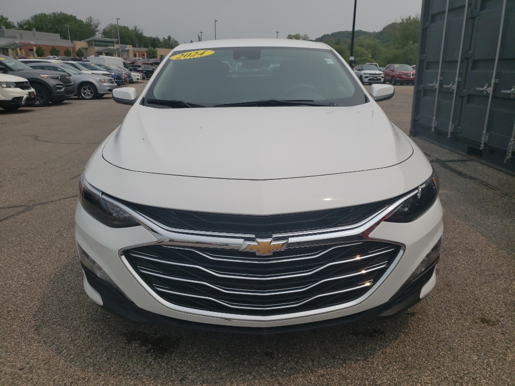 Used 2024 Chevrolet Malibu 1LT with VIN 1G1ZD5ST9RF229571 for sale in Winona, Minnesota