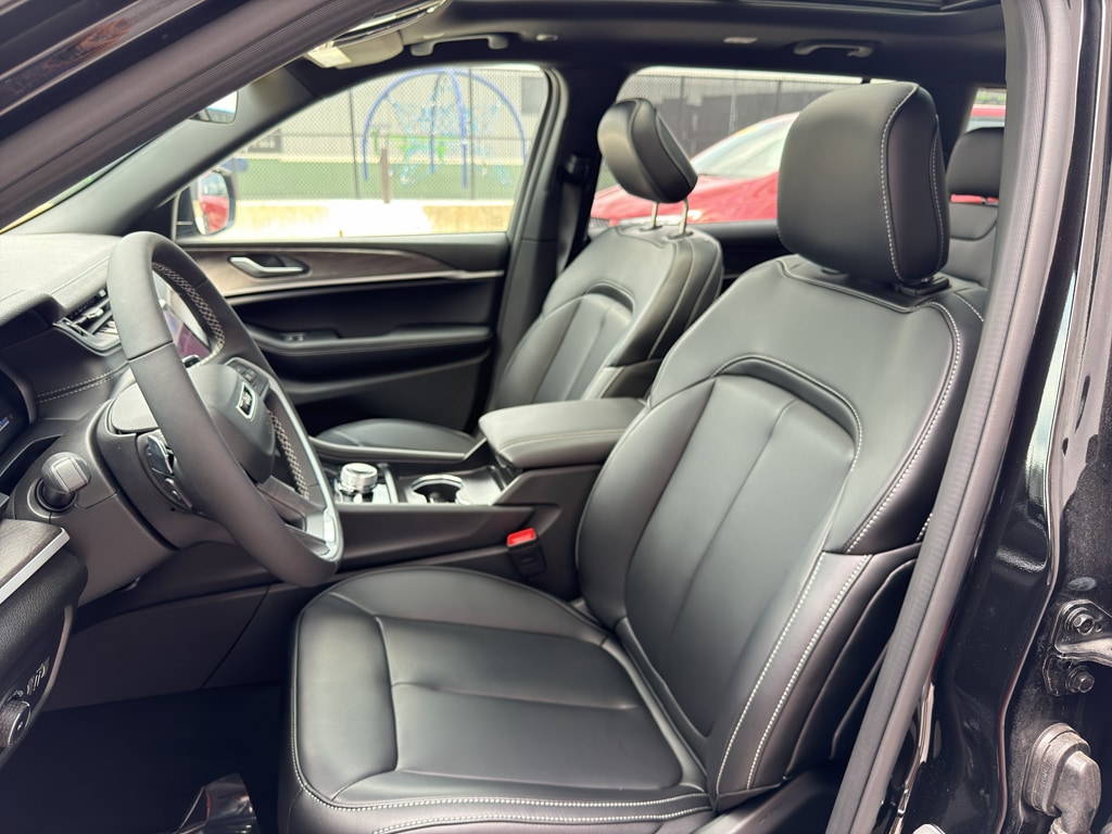 2025 Jeep Grand Cherokee L Limited - Photo 13