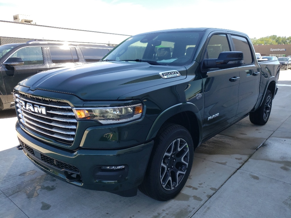 New 2027 Ram 1500 LARAMIE CREW CAB 4X4 5'7 BOX Pickup