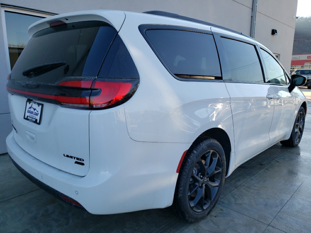 2026 Chrysler Pacifica Limited - Photo 7