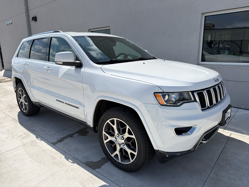 Used 2018 Jeep Grand Cherokee Limited 4x4 SUV