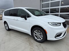 2026 Chrysler Pacifica SELECT AWD Passenger Van