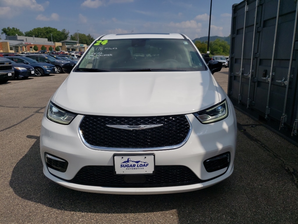 Used 2024 Chrysler Pacifica Limited with VIN 2C4RC1GG9RR110684 for sale in Winona, Minnesota