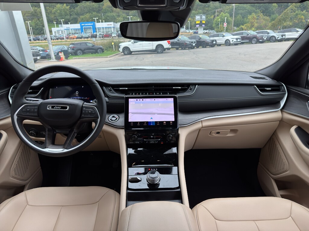 2024 Jeep Grand Cherokee Limited photo 3