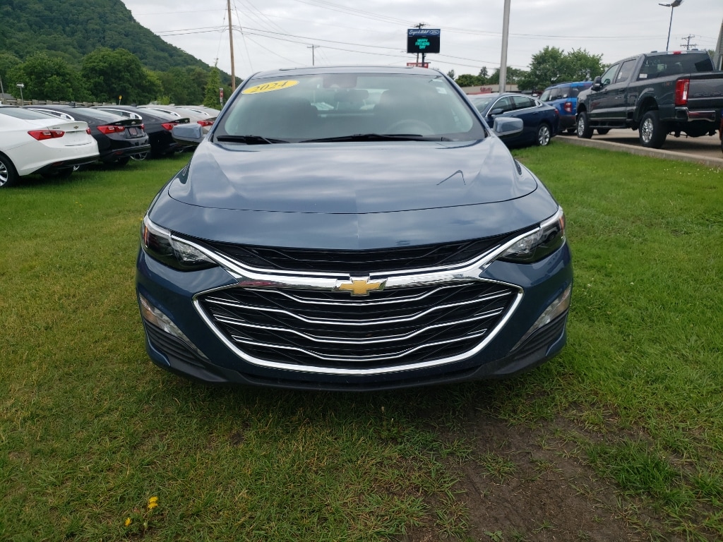 Used 2024 Chevrolet Malibu 1LT with VIN 1G1ZD5ST8RF234437 for sale in Winona, Minnesota