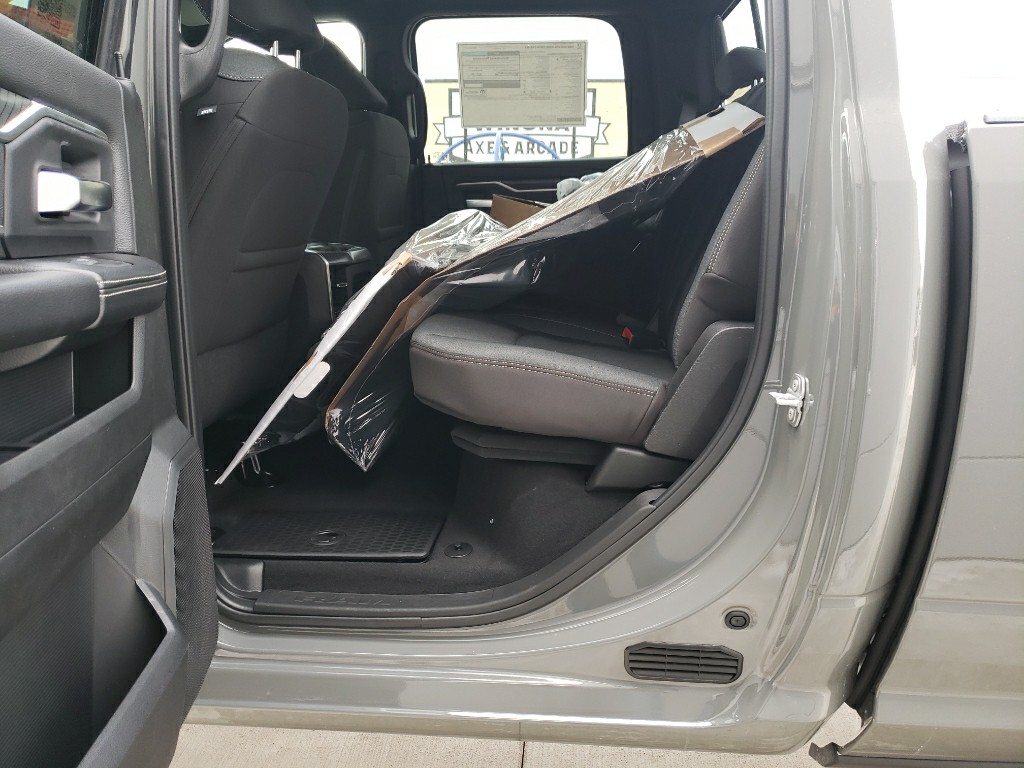 2026 RAM 2500 Big Horn - Photo 13