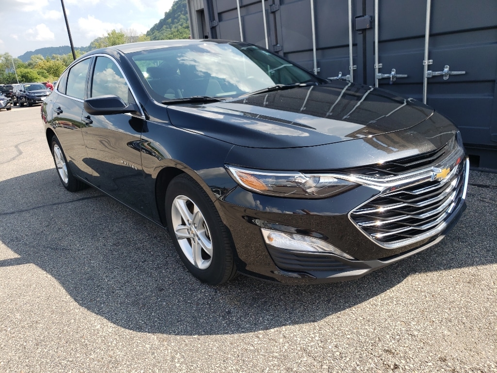 Used 2024 Chevrolet Malibu 1LT with VIN 1G1ZD5ST9RF211345 for sale in Winona, Minnesota