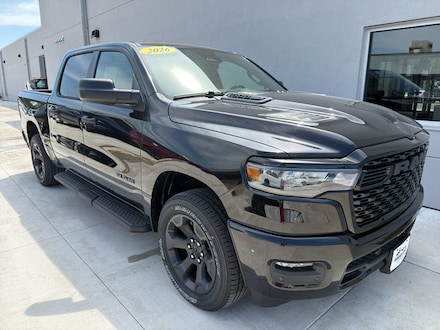 2026 Ram 1500 EXPRESS CREW CAB 4X4 5'7 BOX Pickup