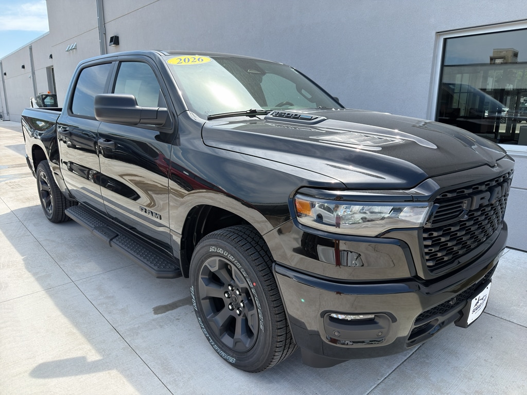 New 2026 Ram 1500 EXPRESS CREW CAB 4X4 5'7 BOX Pickup