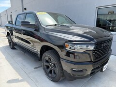 2026 Ram 1500 EXPRESS CREW CAB 4X4 5'7 BOX Pickup