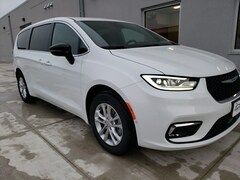 2026 Chrysler Pacifica SELECT AWD Passenger Van