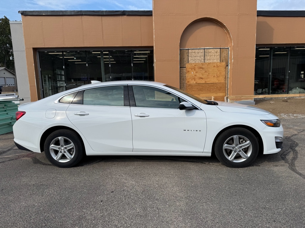 Used 2024 Chevrolet Malibu 1LT Sedan