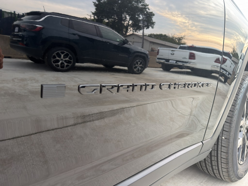 2025 Jeep Grand Cherokee Altitude - Photo 10