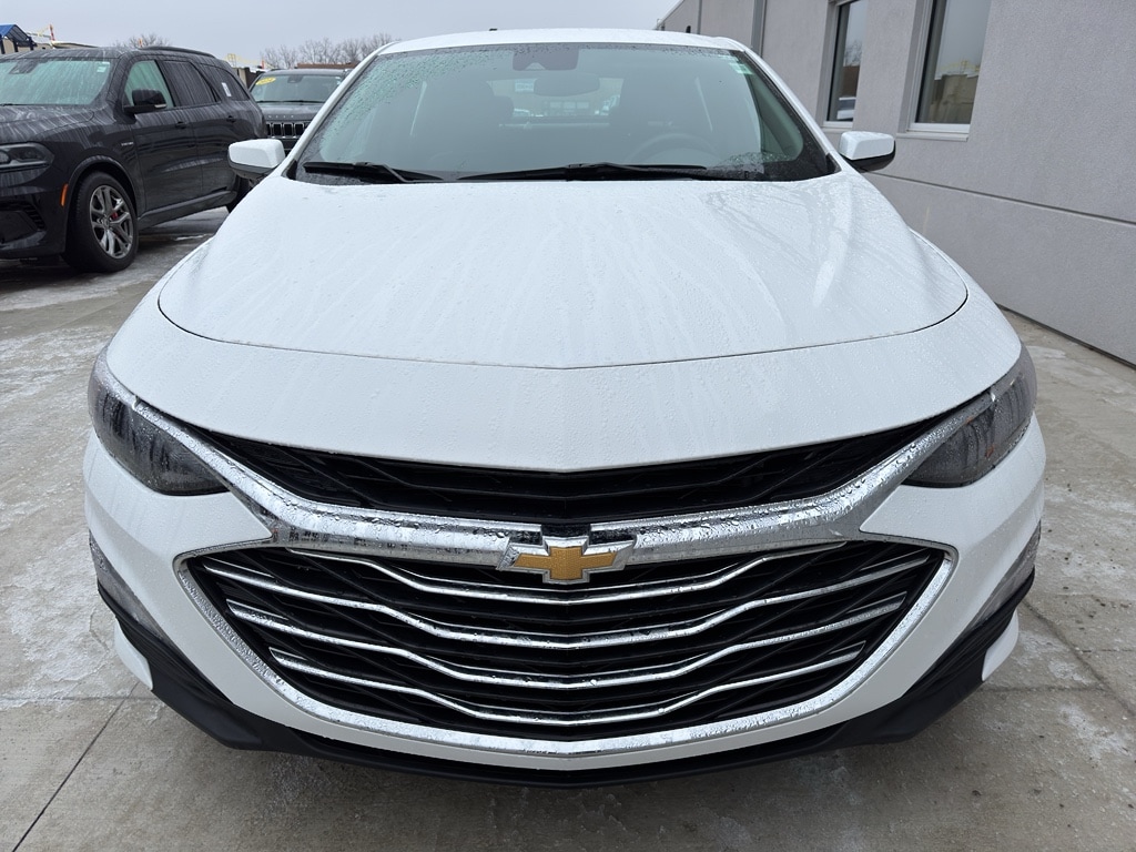 Used 2024 Chevrolet Malibu 1LT with VIN 1G1ZD5ST0RF226381 for sale in Winona, Minnesota