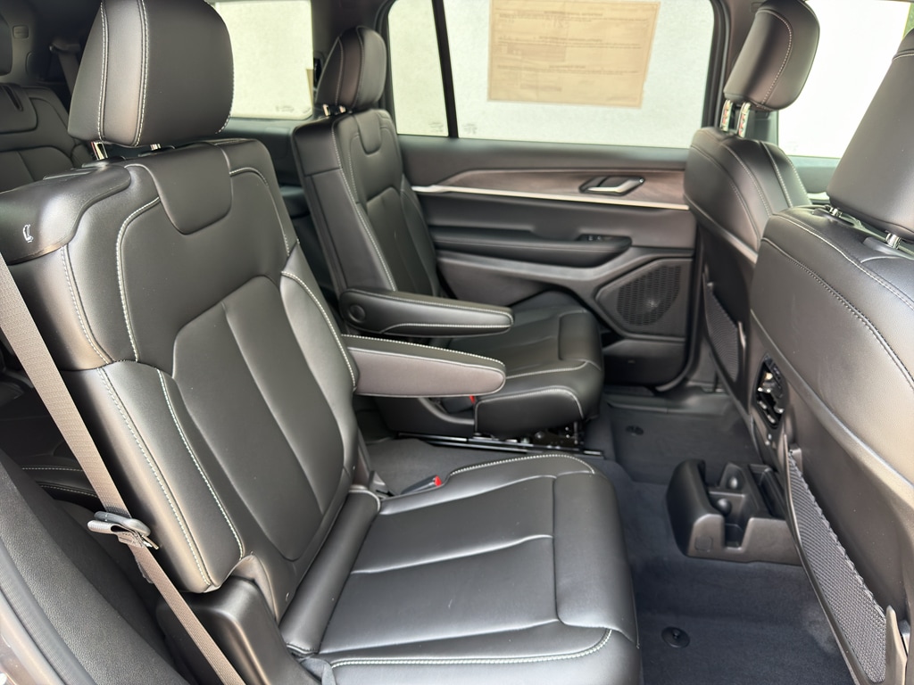 2025 Jeep Grand Cherokee L Limited - Photo 18