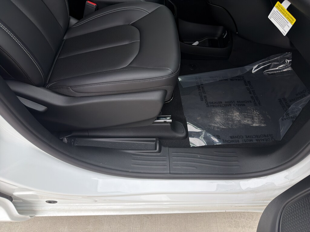 2026 Chrysler Pacifica Select - Photo 21