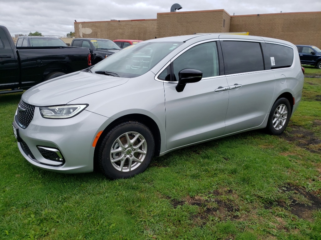 Used 2024 Chrysler Pacifica Touring L Van Passenger Van