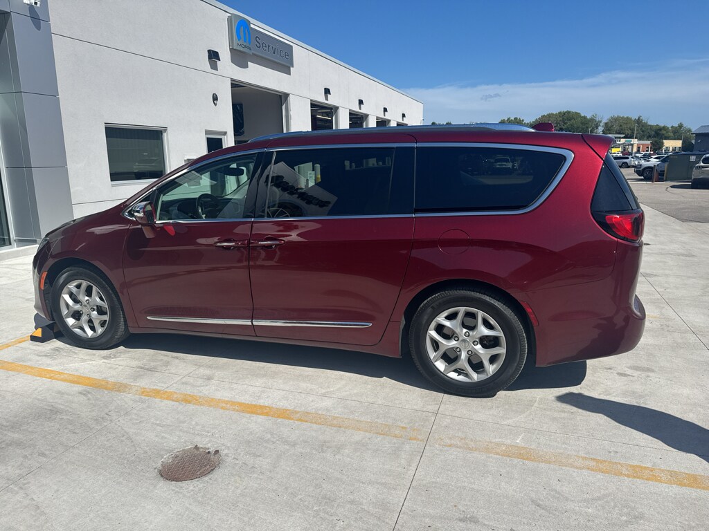 Used 2019 Chrysler Pacifica Limited Van Passenger Van