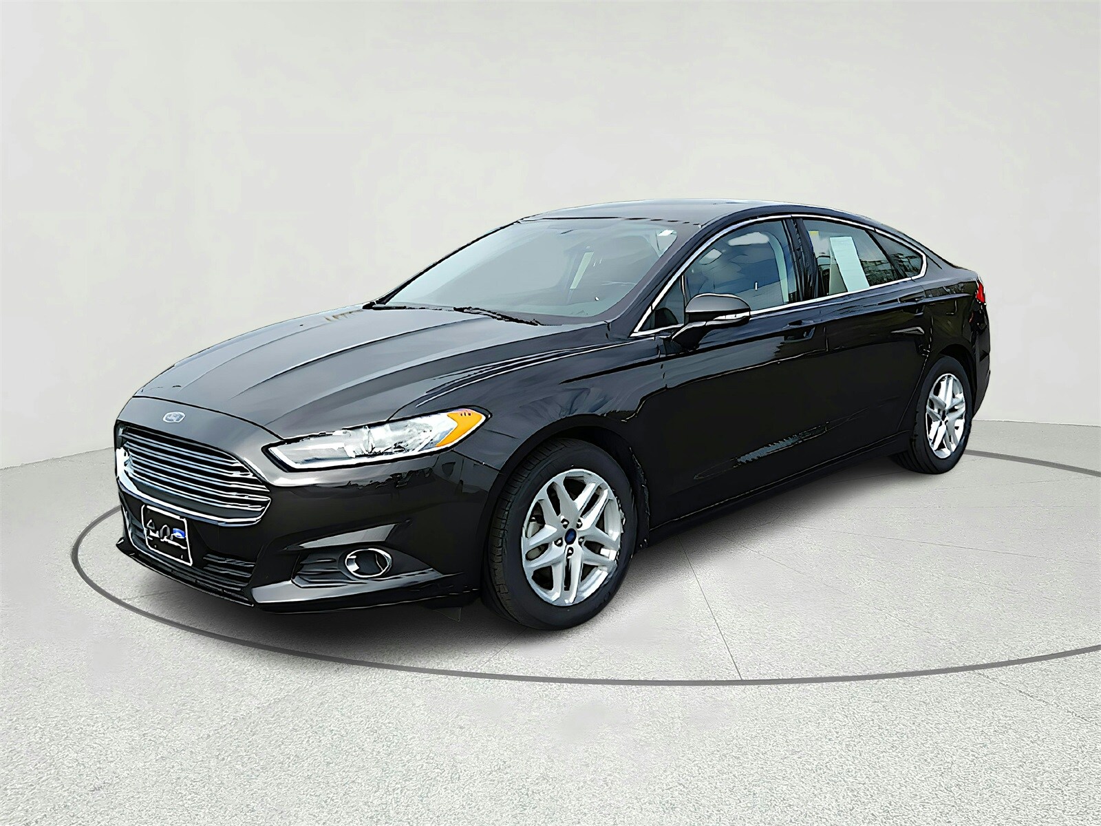 2014 Ford Fusion SE photo 2