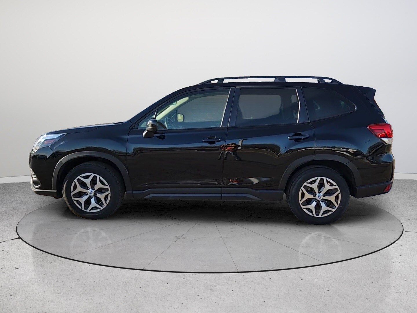 2023 Subaru Forester Premium photo 4