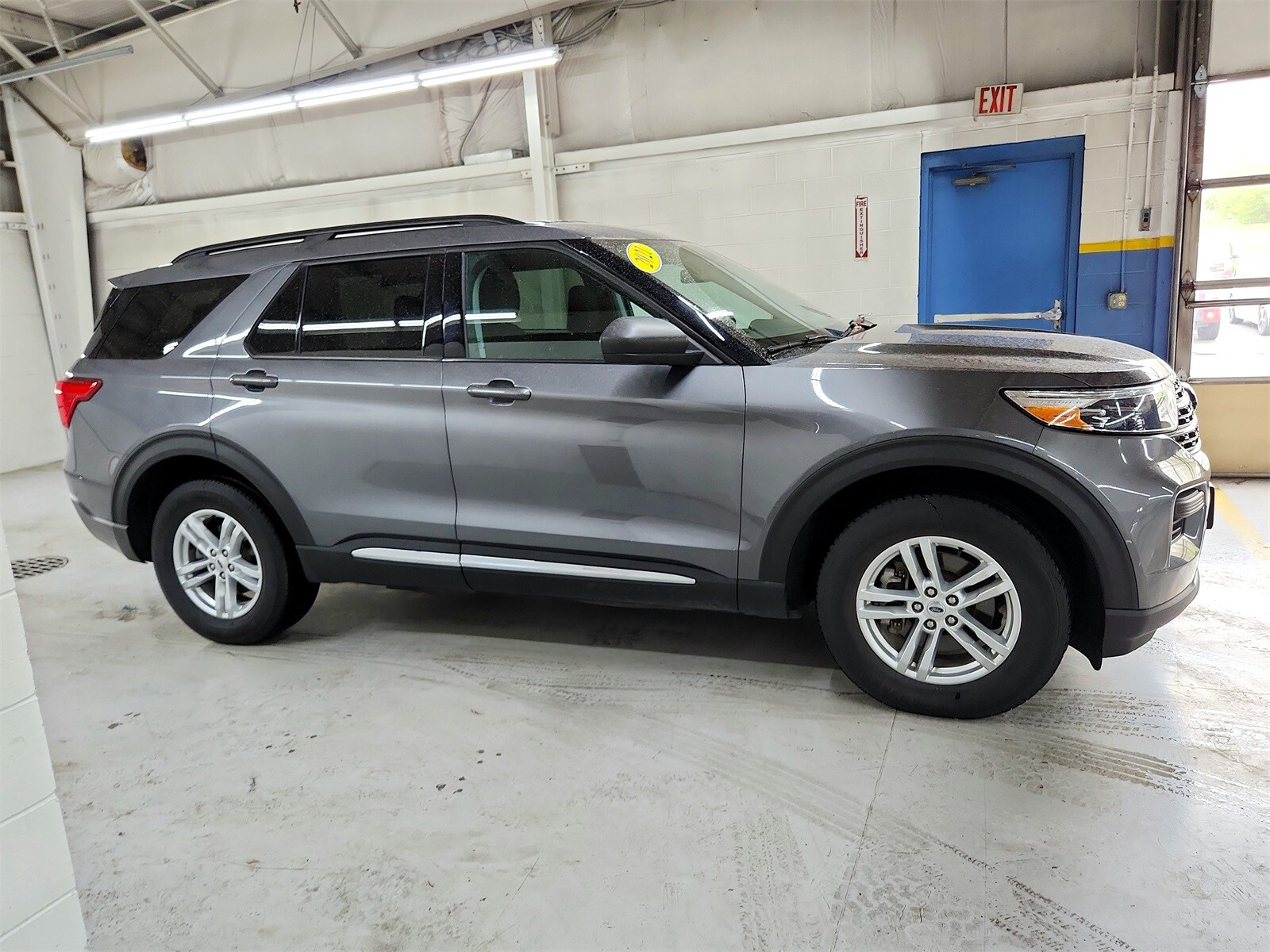 2021 Ford Explorer XLT photo 2