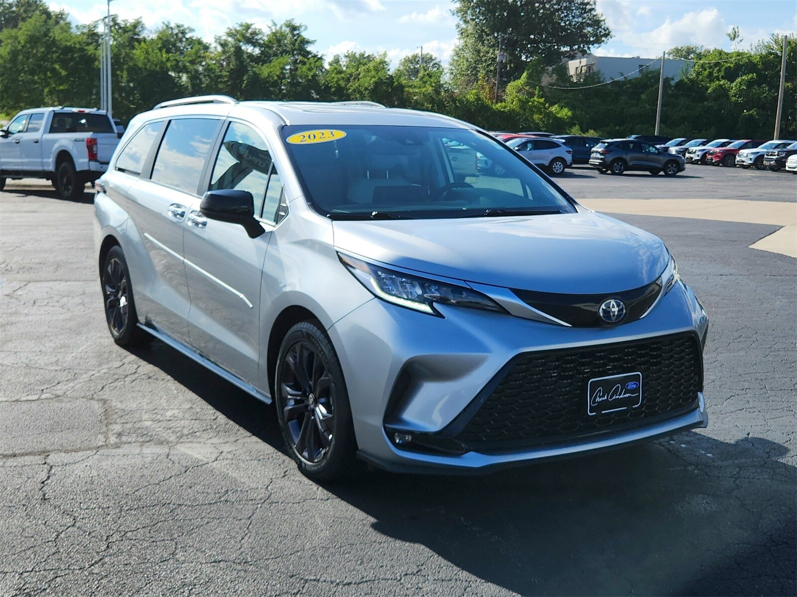 2023 Toyota Sienna XSE photo 4