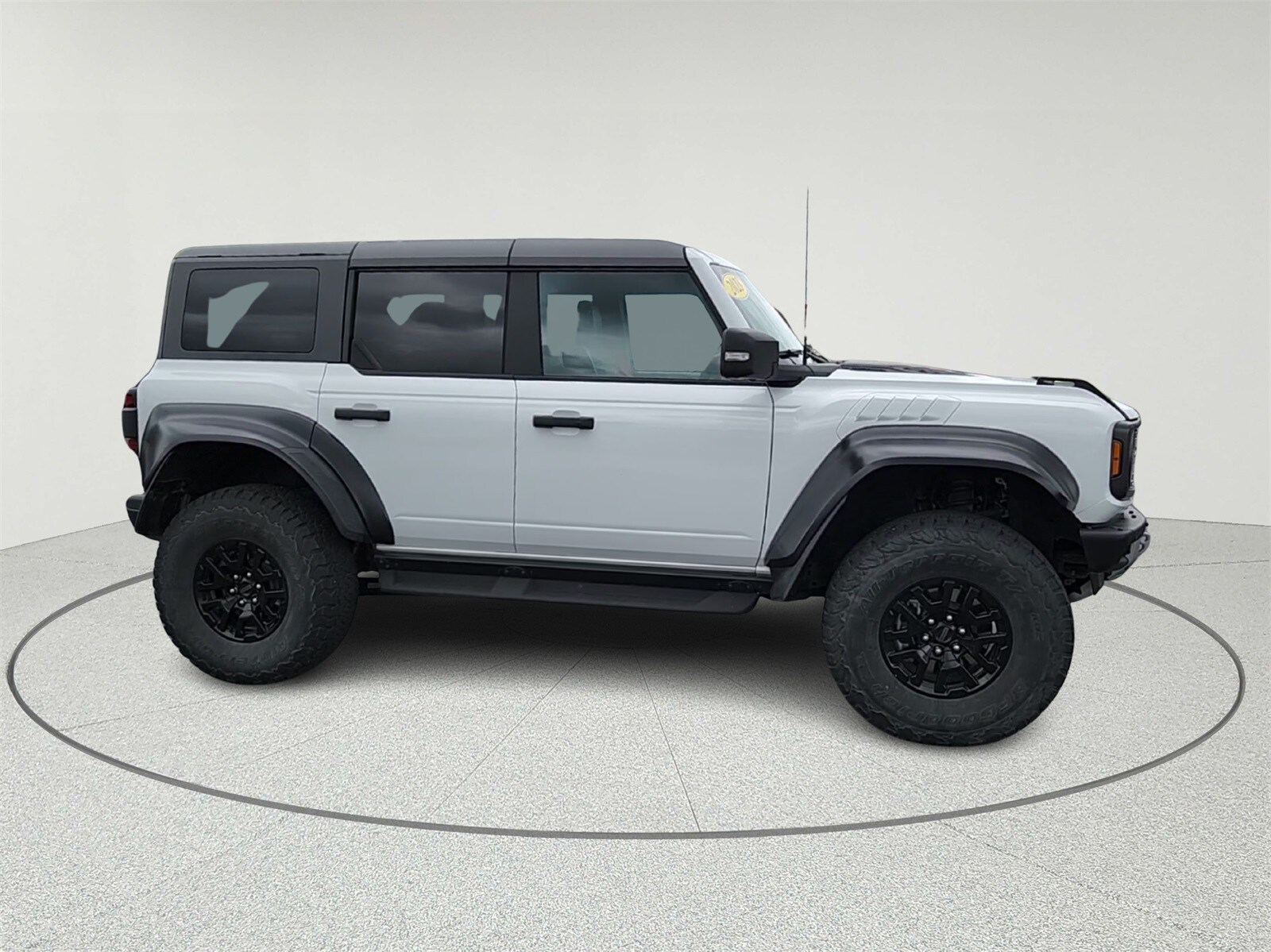 2023 Ford Bronco Raptor photo 2