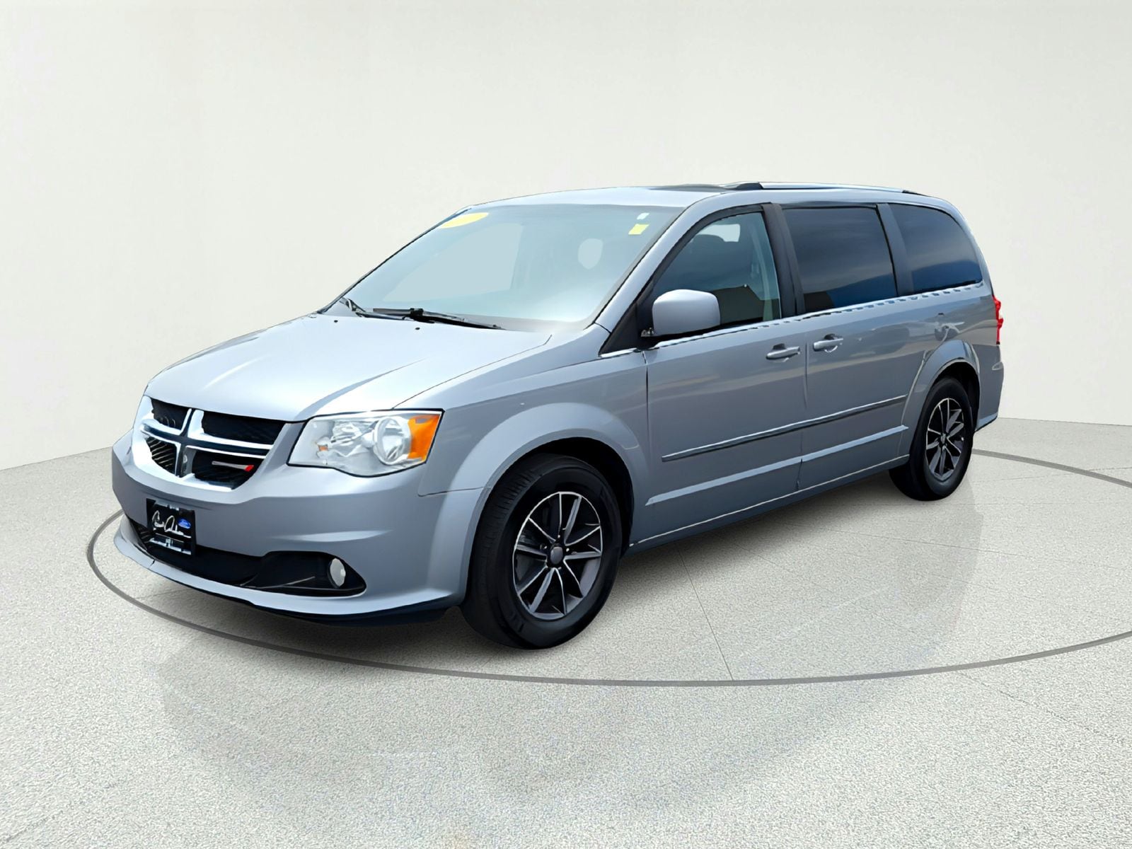 Used 2017 Dodge Grand Caravan SXT with VIN 2C4RDGCG0HR773694 for sale in Kansas City