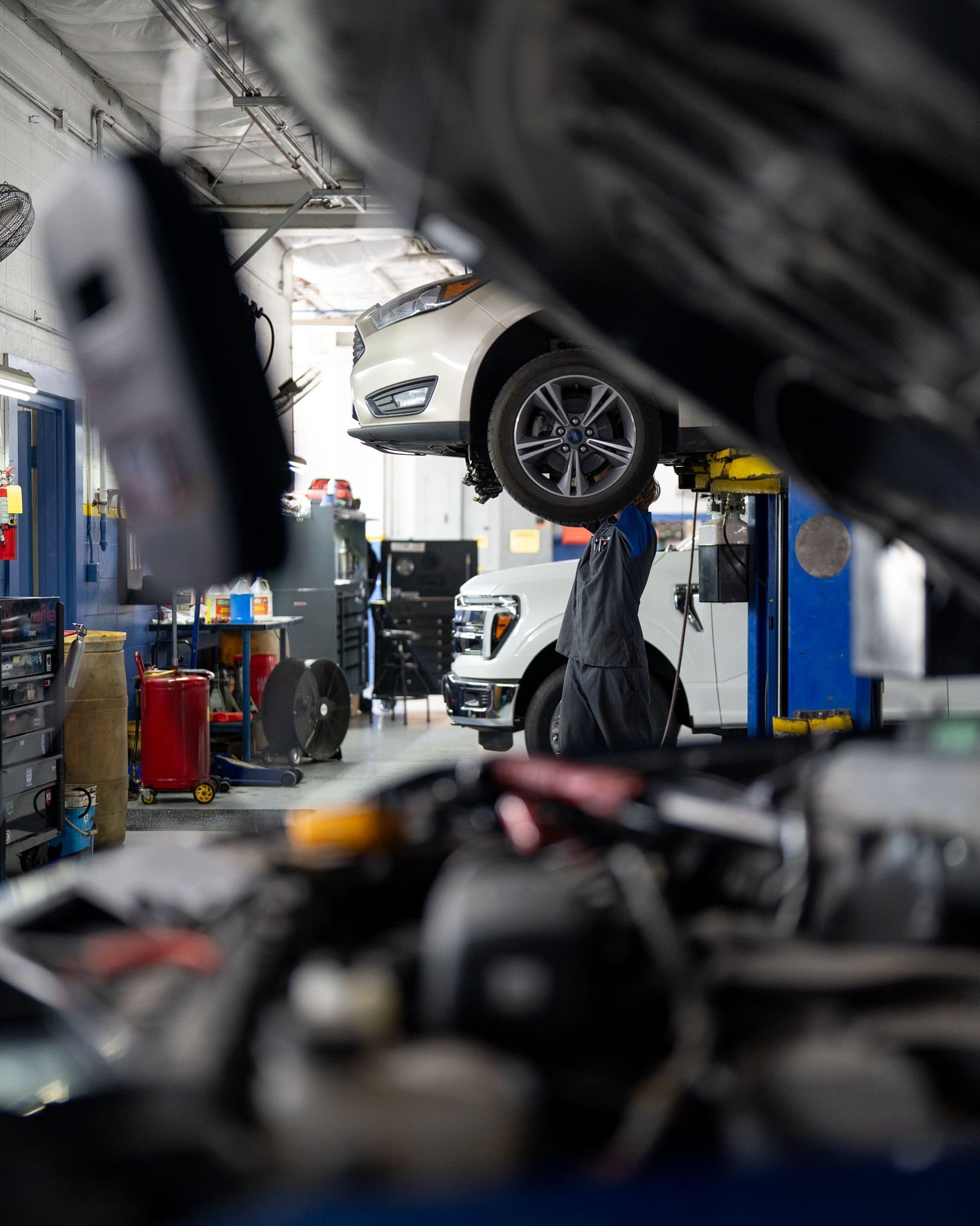Adding the correct engine oil through the oil-fill opening