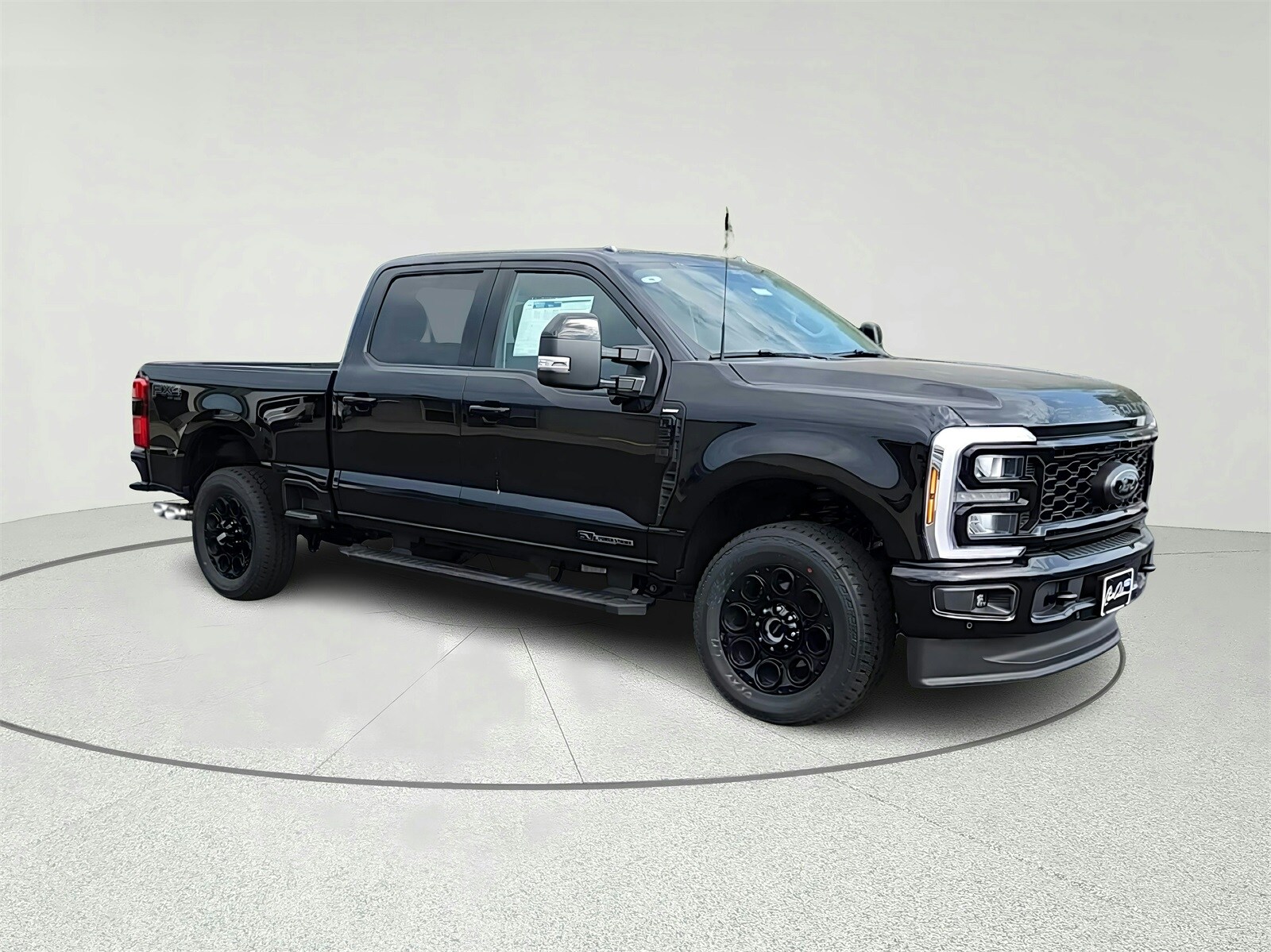 2026 Ford F-350 Lariat photo 3