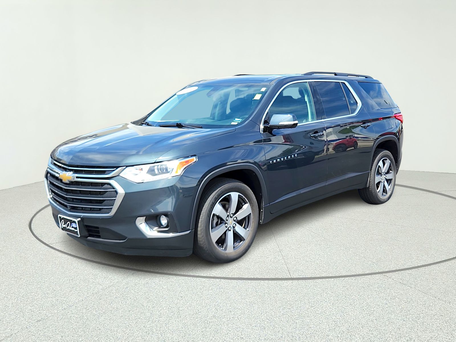 Used 2020 Chevrolet Traverse 3LT with VIN 1GNEVHKW8LJ111134 for sale in Kansas City