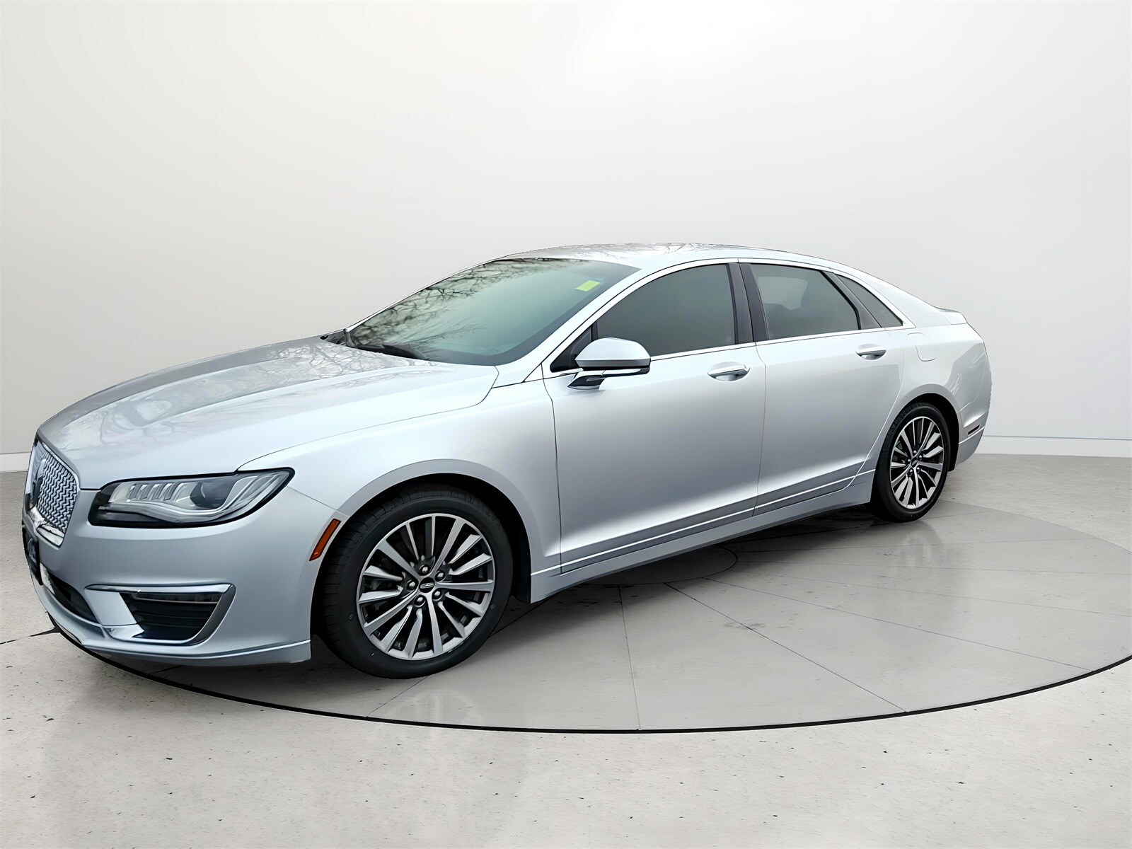 2019 Lincoln MKZ Standard photo 3