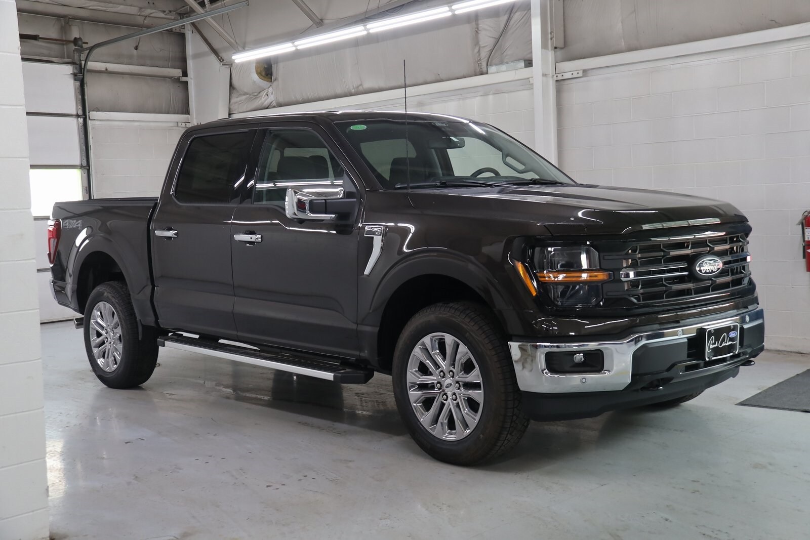 2024 Ford F-150 XLT photo 2
