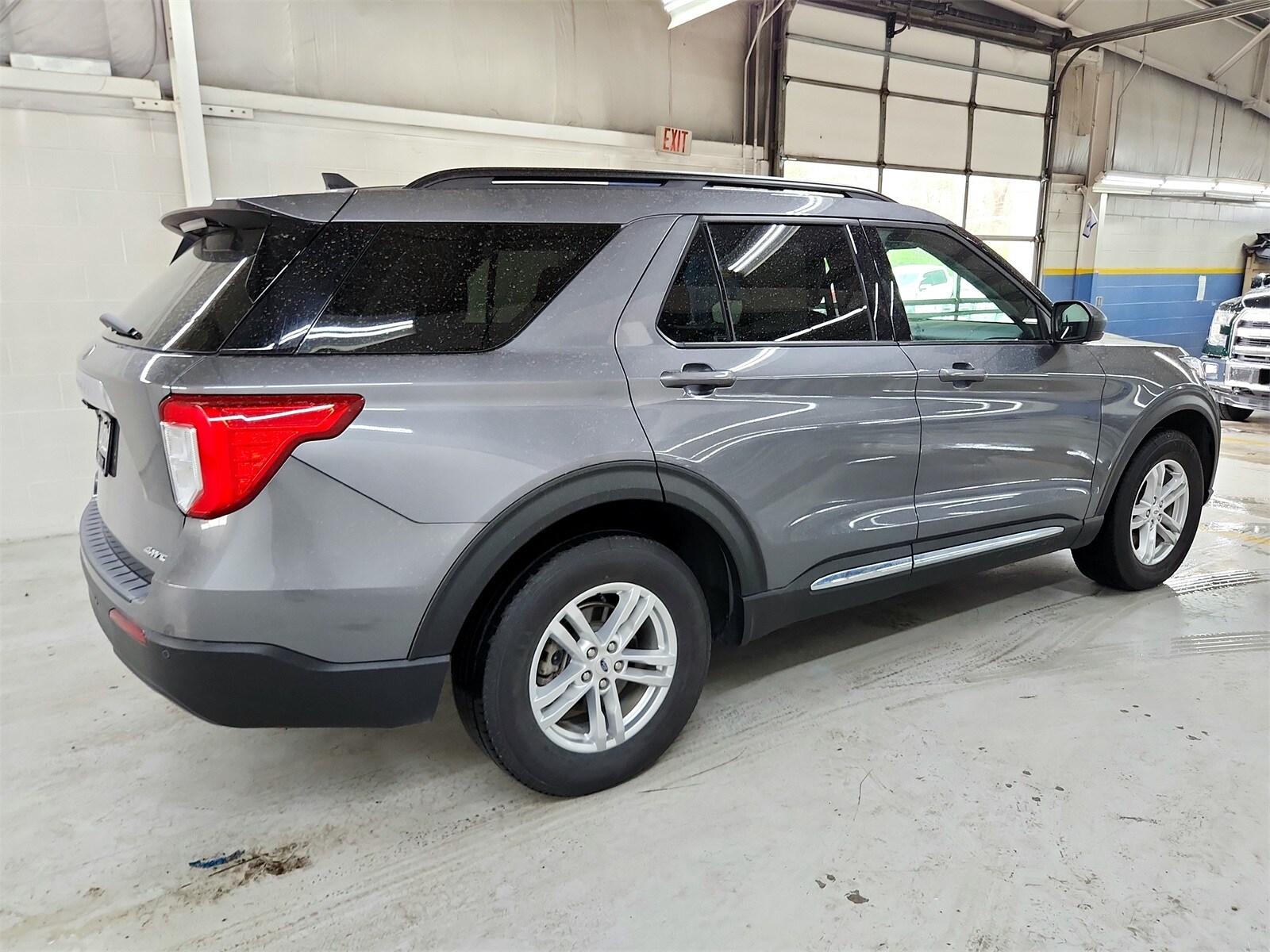 2021 Ford Explorer XLT photo 3