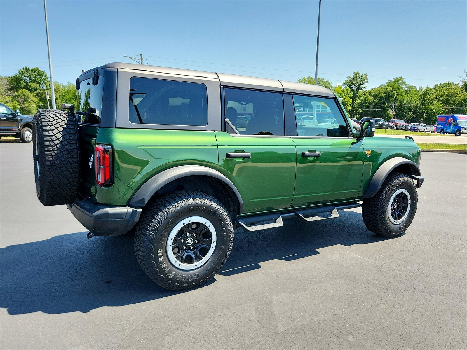 2024 Ford Bronco Badlands photo 3